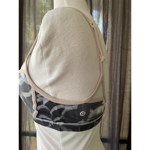 LULULEMON Mesh Window Sports Bra Women's 2 Cloudy Print Exercise Gym Size 10 - Picture 3 of 6